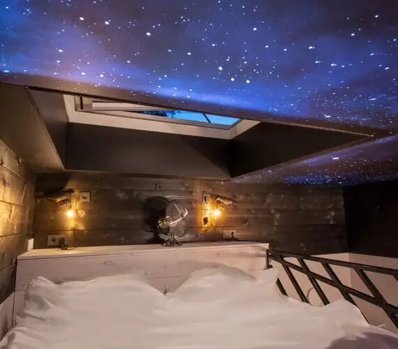 Bed op vide in Sterrenkubus